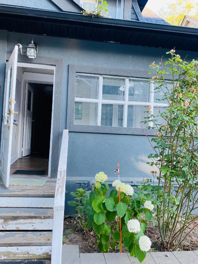 Lovely III 3 Bedrooms Apartment Space Share East York A Room Toronto Exterior foto