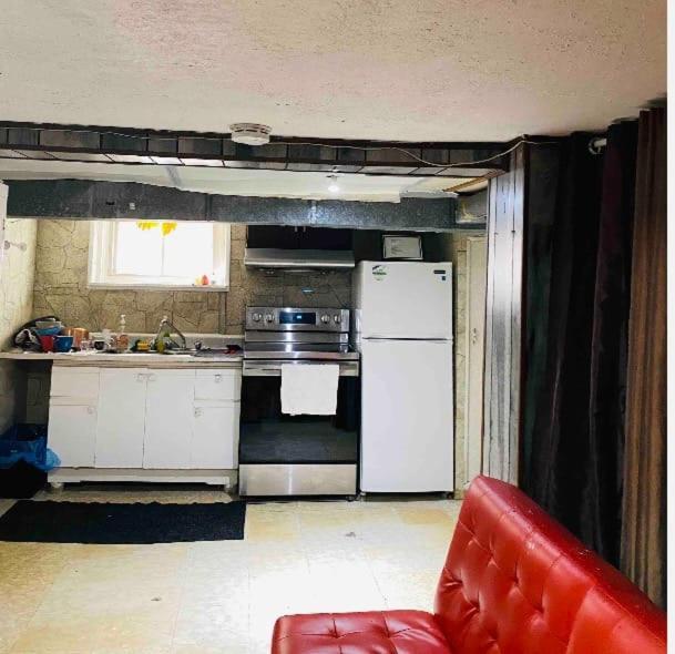 Lovely III 3 Bedrooms Apartment Space Share East York A Room Toronto Exterior foto